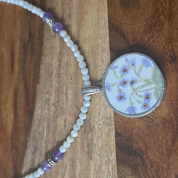 The Emerald Spirit Jewelry - Broken China Flower Necklace 20 Inches